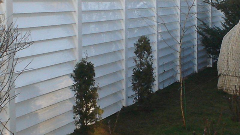 Gard PVC model Blinds, reședință Ploiești