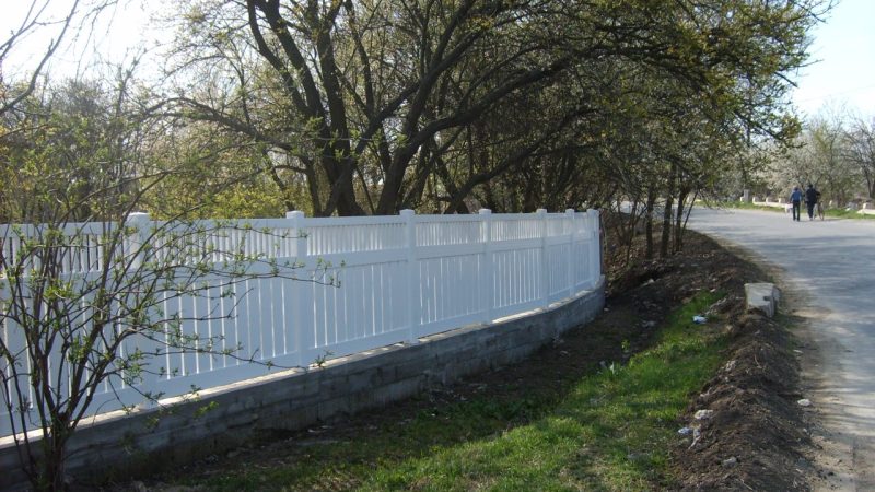 Gard PVC model Kentucky, com. Gruiu, IF