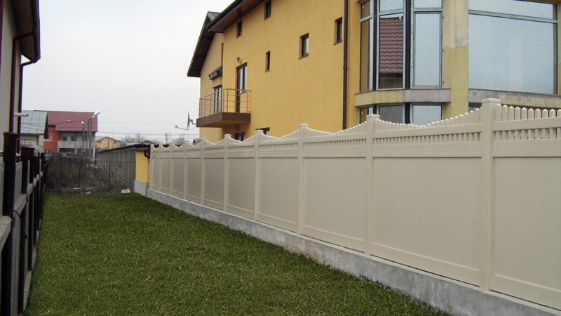 Gard PVC model Seattle-C, Popești-Leordeni, IF (vedere 1)